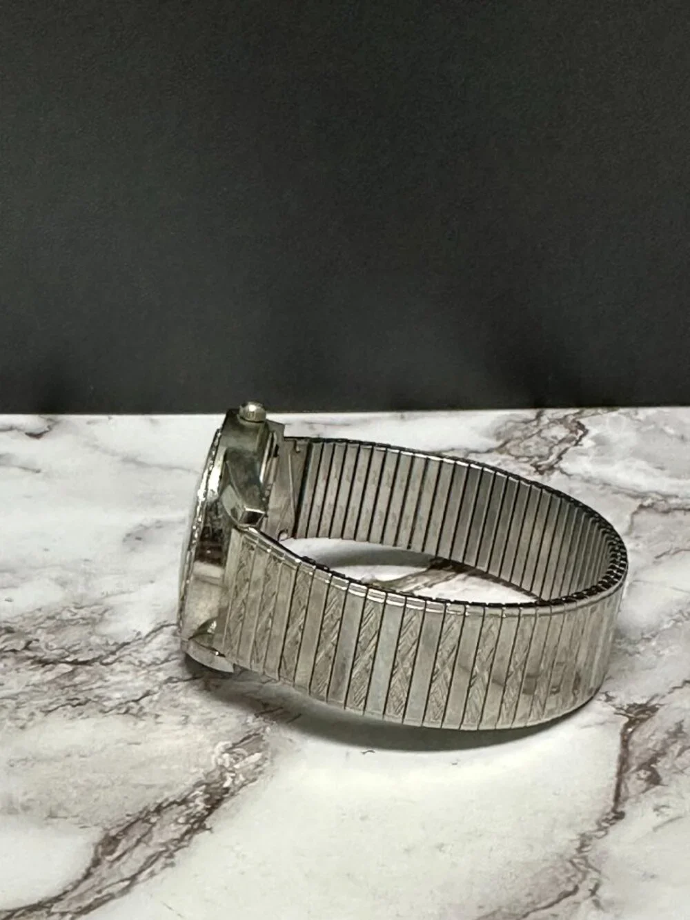3/$30 Mother of Pearl Dial Watch Women Silver Tone Stretch Band New Battery 6.5